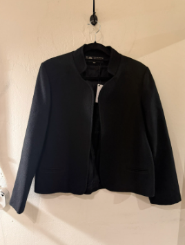 Wool Scalloped Collar Crop Jacket